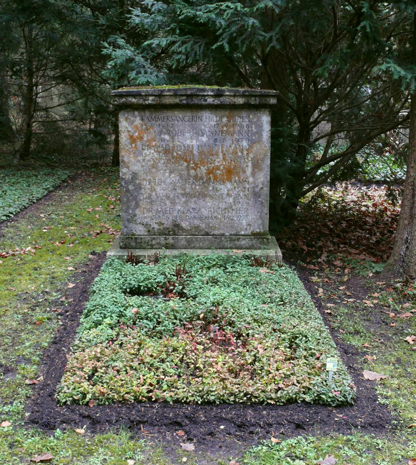 Hilde Güden