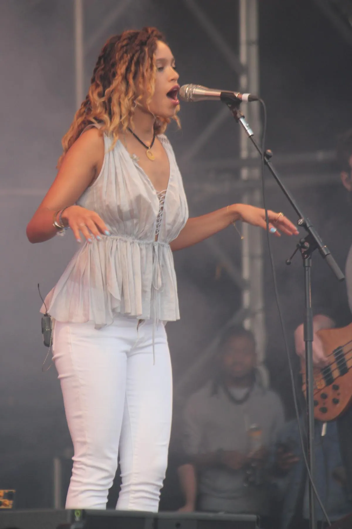 Izzy Bizu