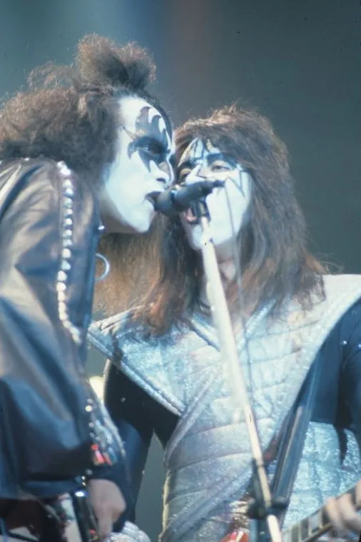 Kiss