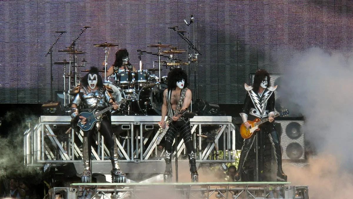 Kiss