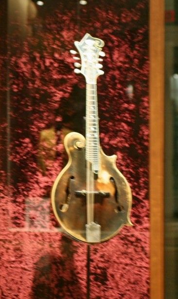 Lloyd Loar
