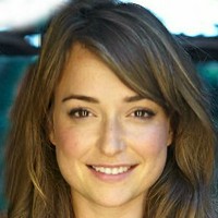 Milana Vayntrub