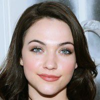 Violett Beane